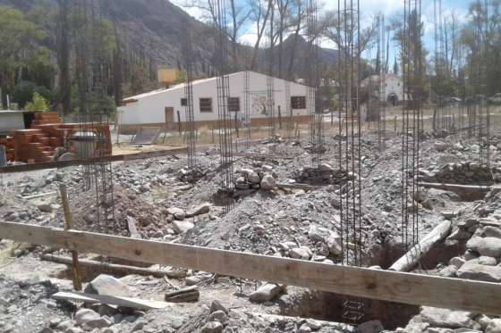 Inició la construcción de un puesto sanitario en paraje El Gólgota